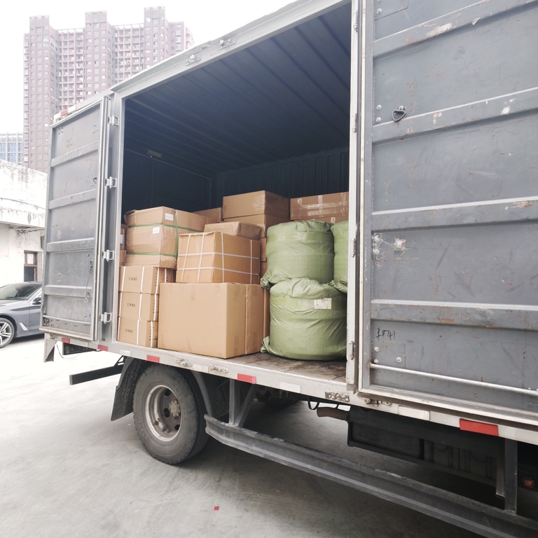 Le scatole di distribuzione in acciaio inossidabile di Ouyue Electric sono state spedite sfuse in Israele: dalla fabbrica al porto di Ningbo, fornendo un forte supporto ai progetti di pile di ricarica all'estero